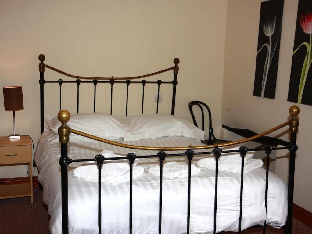 Churchills Inn & Rooms Bowness-on-Windermere Extérieur photo